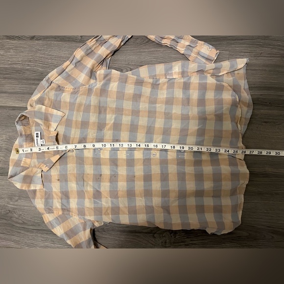 Uniqlo Women’s Bottom up Shirt - Picture 5 of 5